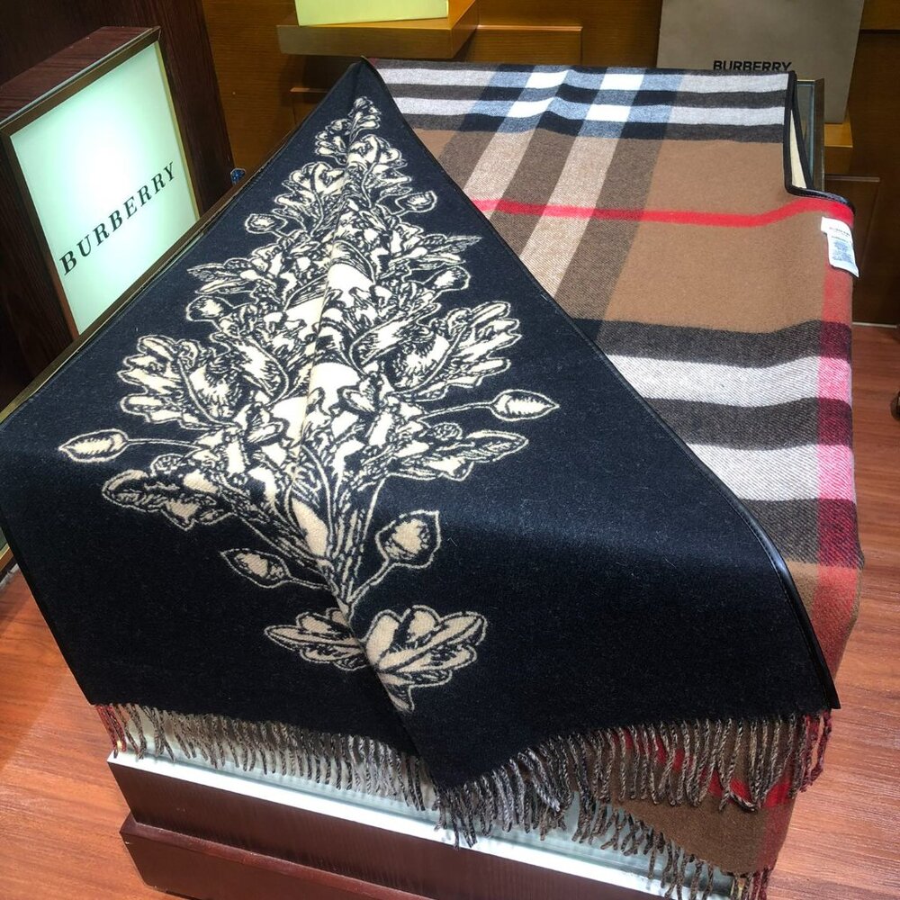 Burberry Multicolor Checkered Scarf with Fringe - Picture 6 of 7
